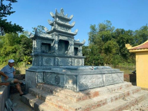 Lăng Thờ Đá Minh Quảng